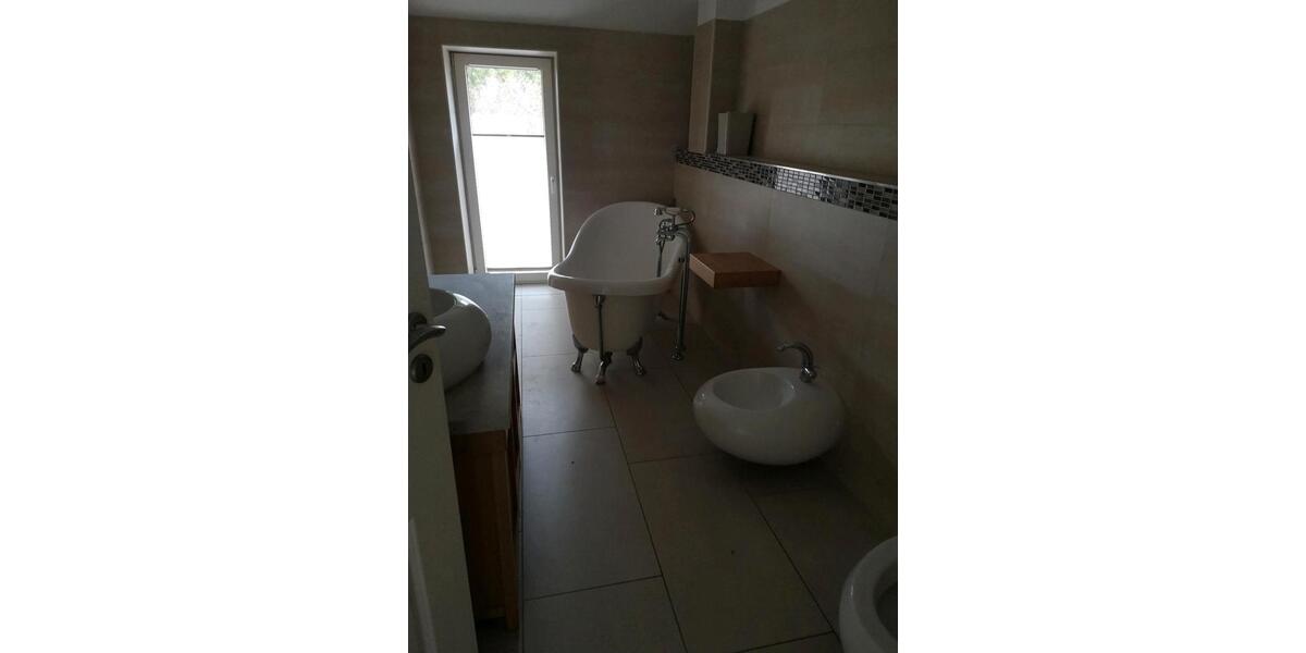 Etagenwohnung Albersdorf - 3 Zimmer, 150 m&sup2;, 1.000&euro; | Angebot:25102333