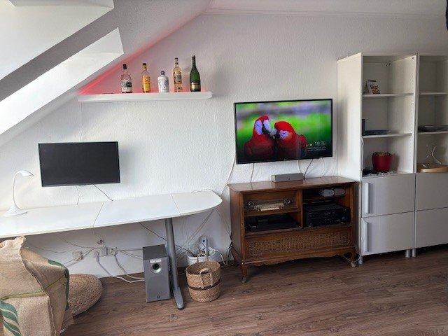Dachgeschoßwohnung Wiesbaden Südost - 1.5 Zimmer, 35 m&sup2;, 1.100&euro; | Angebot:26406739