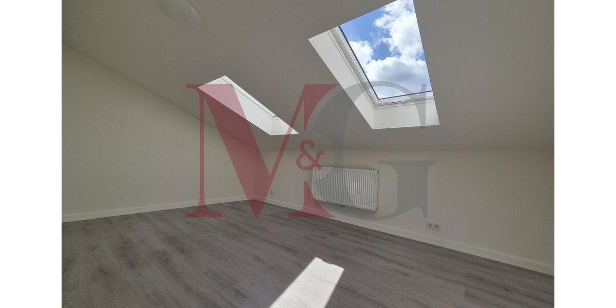 Dachgeschoßwohnung Wilhelmshaven - 3 Zimmer, 93 m&sup2;, 875&euro; | Angebot:26639306