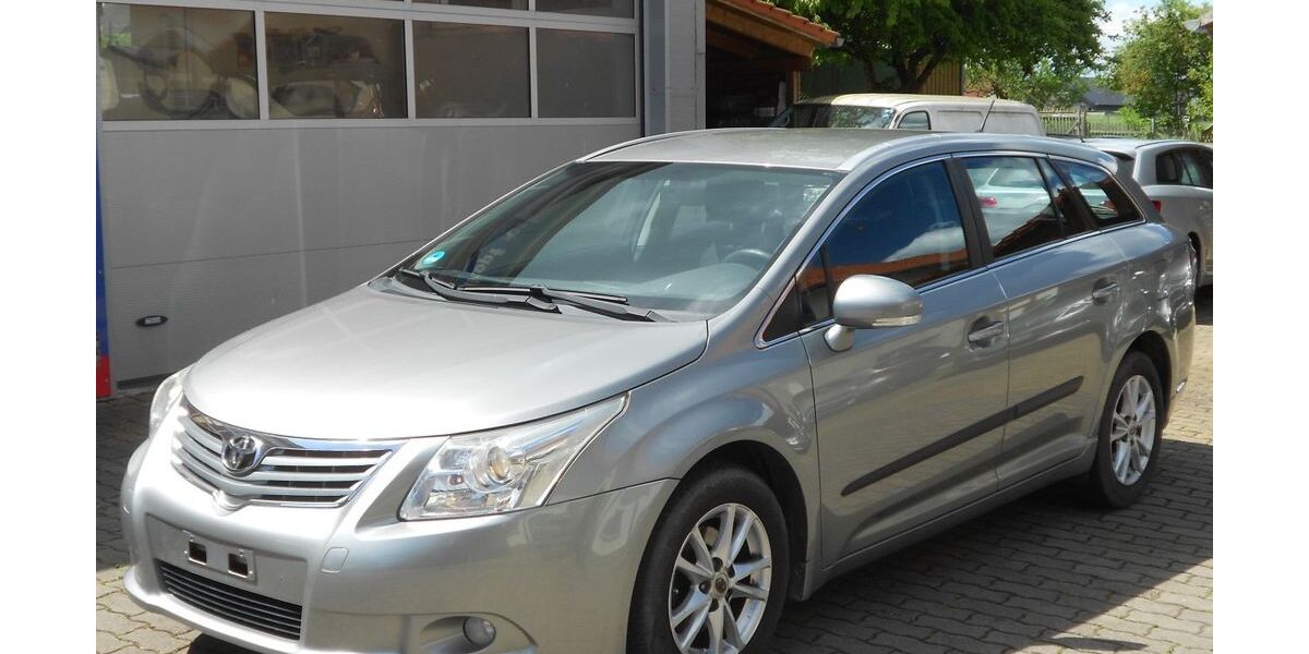Toyota Avensis 84.000 km 10.450 &euro; Bodensee bei Göttingen 37434