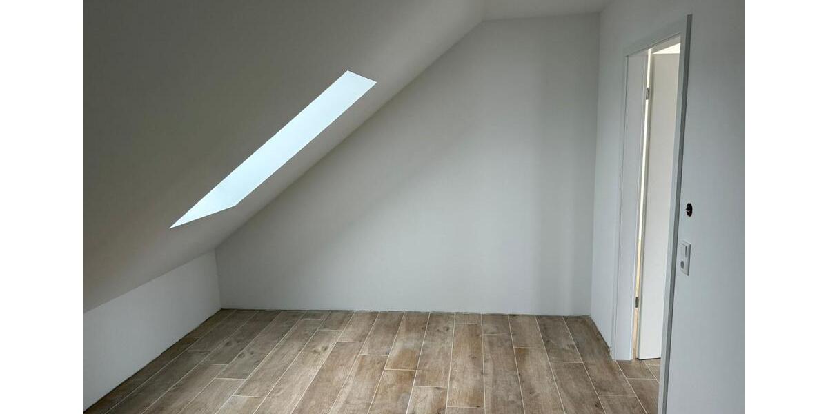 Dachgeschoßwohnung Henstedt-Ulzburg Ulzburg - 2.5 Zimmer, 63 m&sup2;, 945&euro; | Angebot:24817046