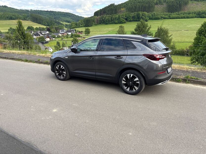 Opel Grandland (X) 80.500 km 12.000 € Hilchenbach 57271