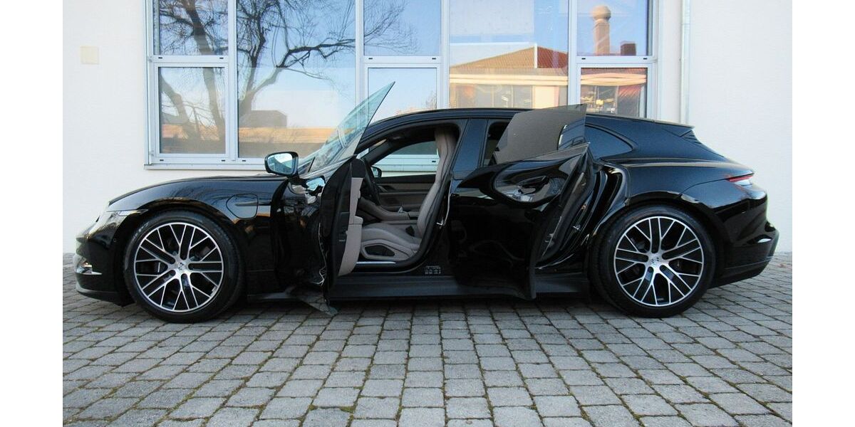 Porsche Taycan 4.000 km 87.950 &euro; Gauting bei Starnberg 82131