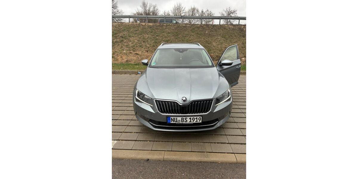 Skoda Superb 142.000 km 15.500 &euro; Ulm 89075