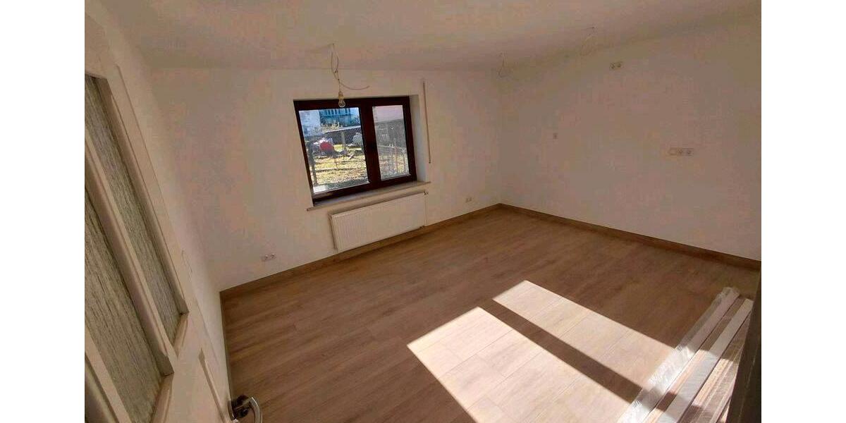 Einfamilienhaus Lauter - 7 Zimmer, 160 m&sup2;, 1.400&euro; | Angebot:26634667