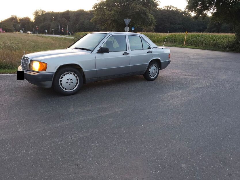 Mercedes-Benz 190 234.200 km 3.400 € Kerpen 50171