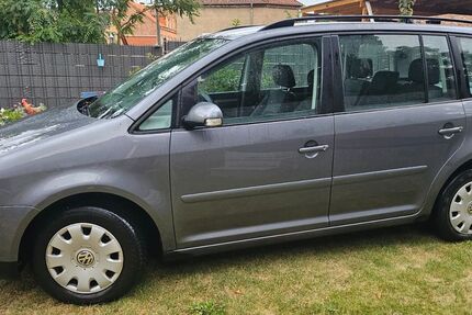 VW Touran 294.000 km 3.000 &euro; Am Großen Bruch 39393