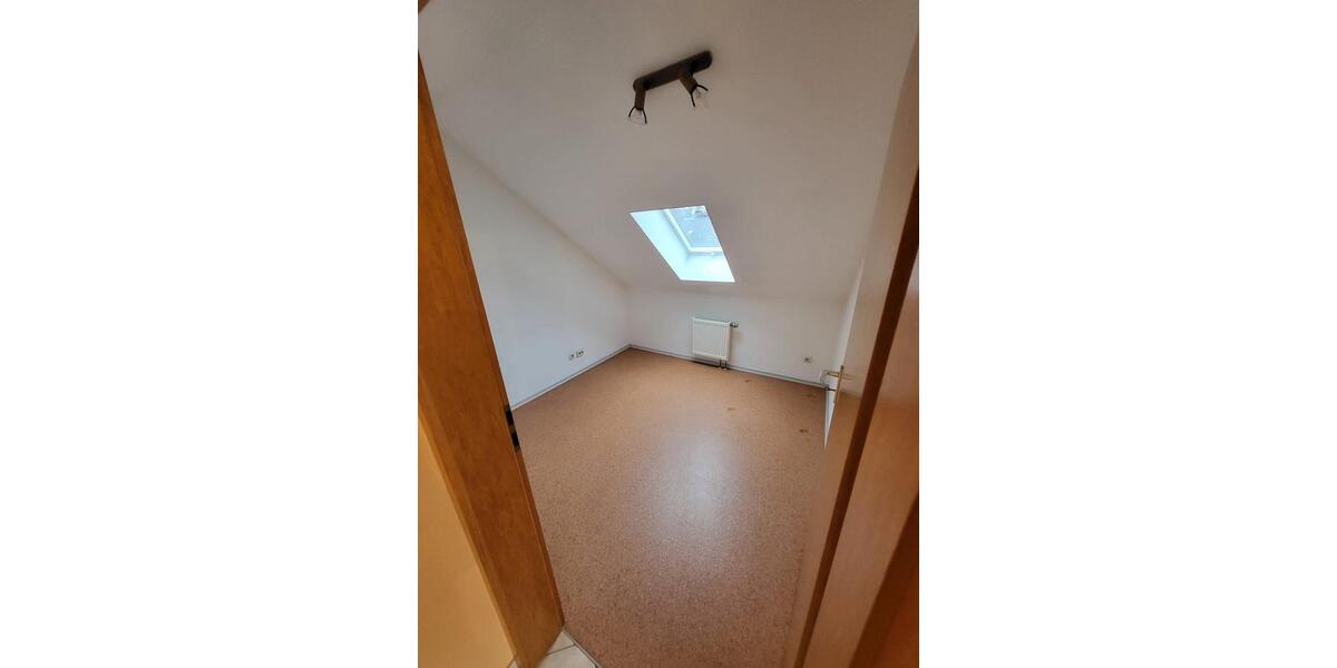 Dachgeschoßwohnung Eltmann - 3 Zimmer, 69 m&sup2;, 185.000&euro; | Angebot:26822397