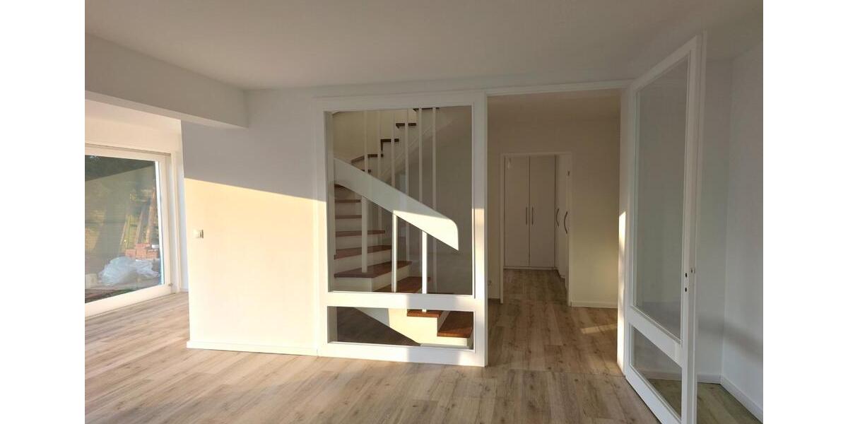 Reihenhaus Wachtberg - 6 Zimmer, 157 m&sup2;, 2.490&euro; | Angebot:25840044