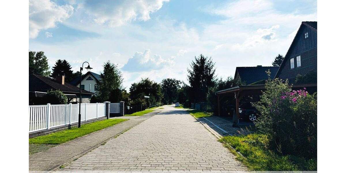 RESERVIERT * ADORIA * Teilbares Baugrundstück mit Abrisshaus - ruhige Lage - Berliner Umland zimmer