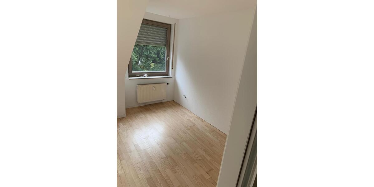 Dachgeschoßwohnung Nürtingen - 1 Zimmer, 18 m&sup2;, 420&euro; | Angebot:25046477