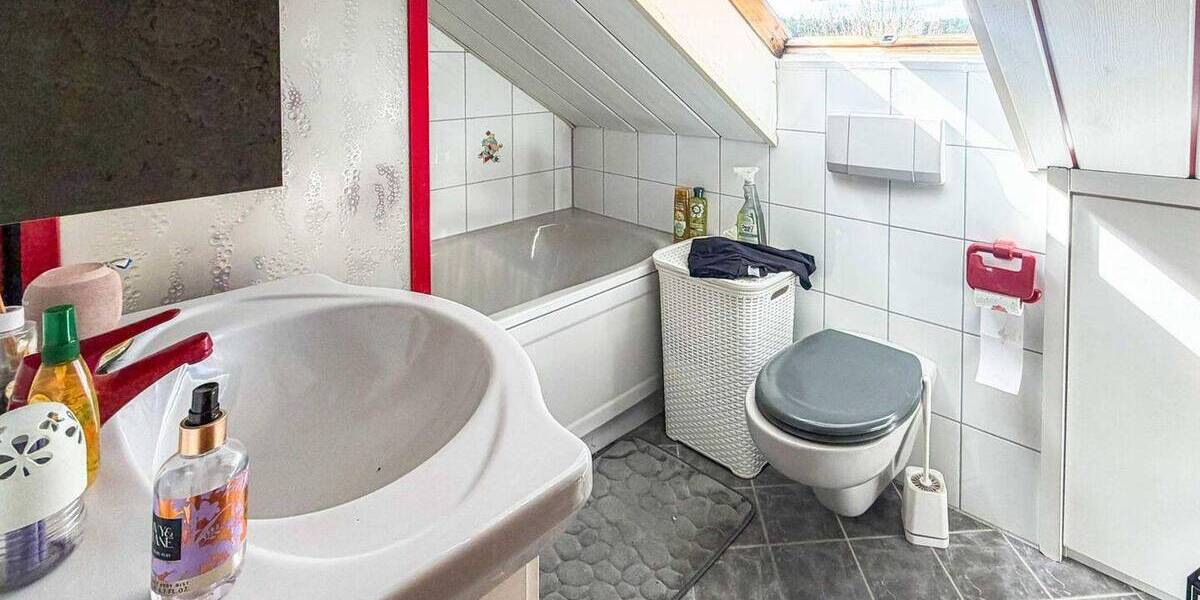 Mehrfamilienhaus, Wohnhaus Röttenbach - 8 Zimmer, 240 m&sup2;, 565.000&euro; | Angebot:26657820