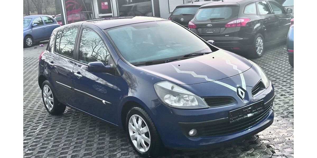 Renault Clio 184.000 km 3.699 &euro; Hoppegarten (Hönow) 15366