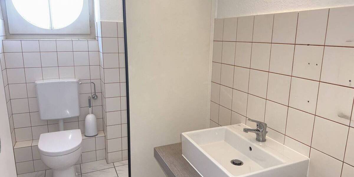 Gewerbeobjekt Lage - 990&euro; | Angebot:26892795