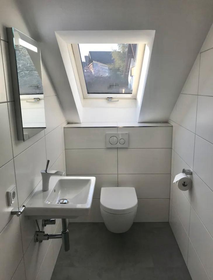 Top gepflegte 3-Zimmer DG-Wohnung mit EBK und Balkon