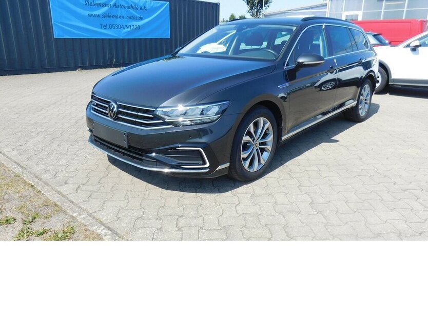 VW Passat Variant 1.4 GTE Benzin/Hybri TSI DSG Navi 35.600 km 23.990 € Vordorf 38533