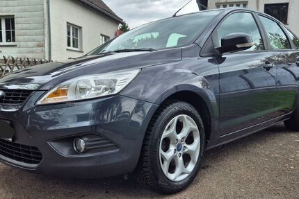 Ford Focus 172.000 km 2.950 &euro; Mechernich 53894