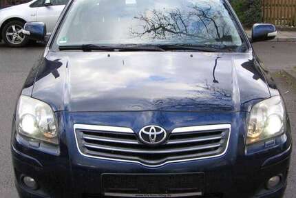 Toyota Avensis 226.000 km 1.870 &euro; Ebern 96106