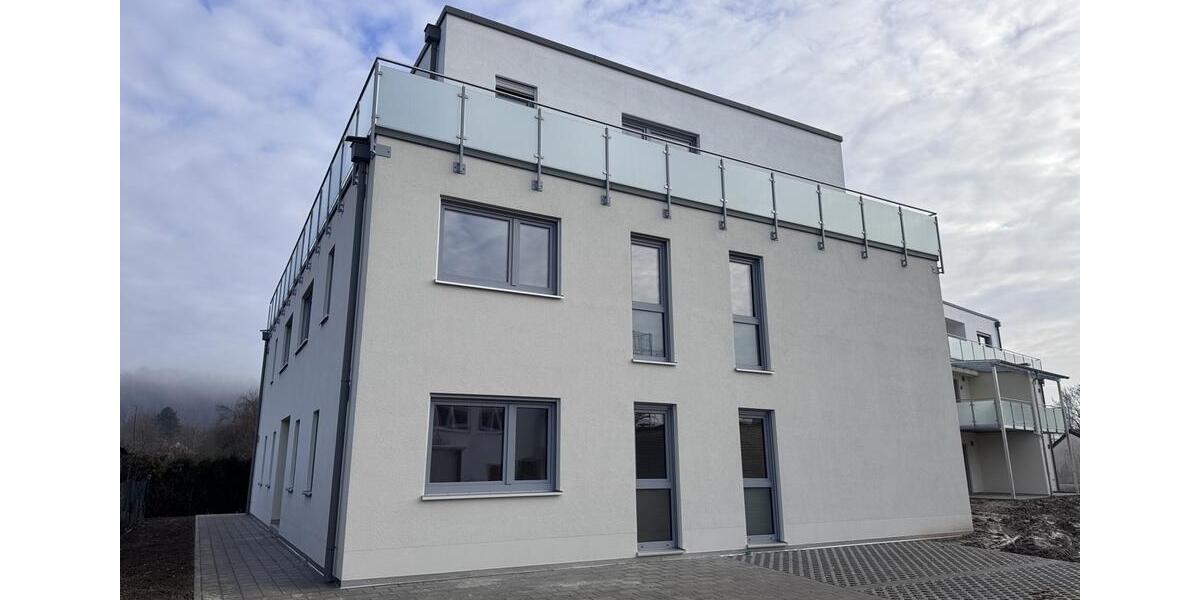 Einfamilienhaus Deggendorf - 3 Zimmer, 129 m&sup2;, 1.390&euro; | Angebot:25177514