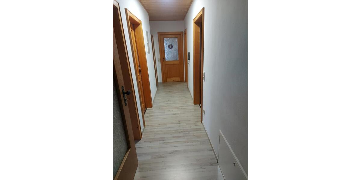 Dachgeschoßwohnung Poppenhausen (Wasserkuppe) - 3 Zimmer, 85 m&sup2;, 750&euro; | Angebot:25752097