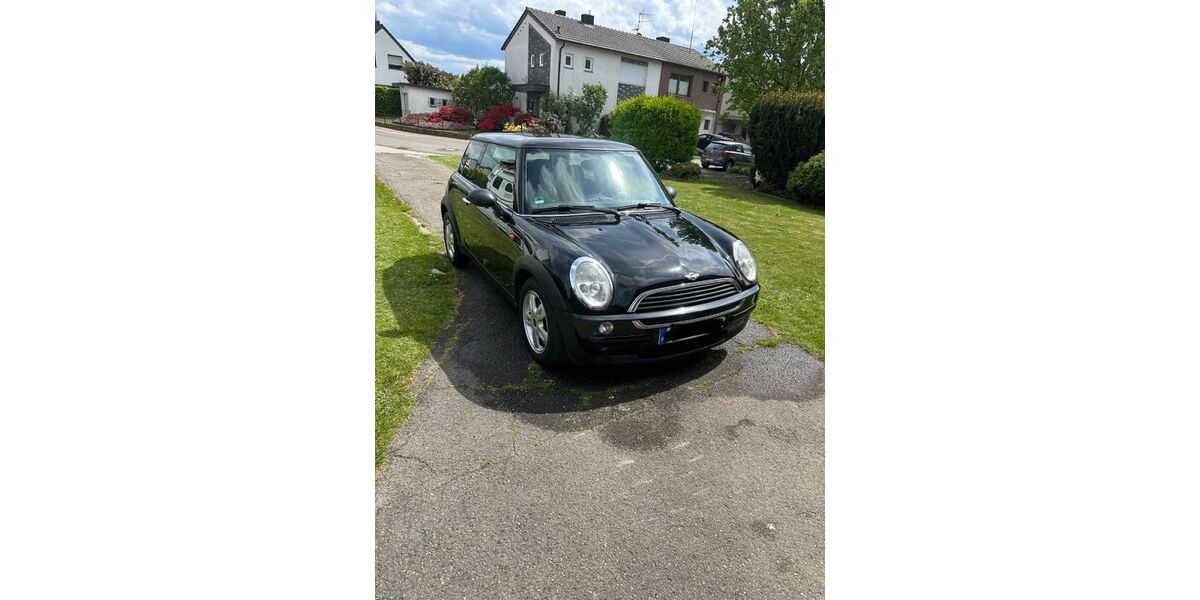 Mini ONE 126.431 km 4.200 &euro; Würselen 52146