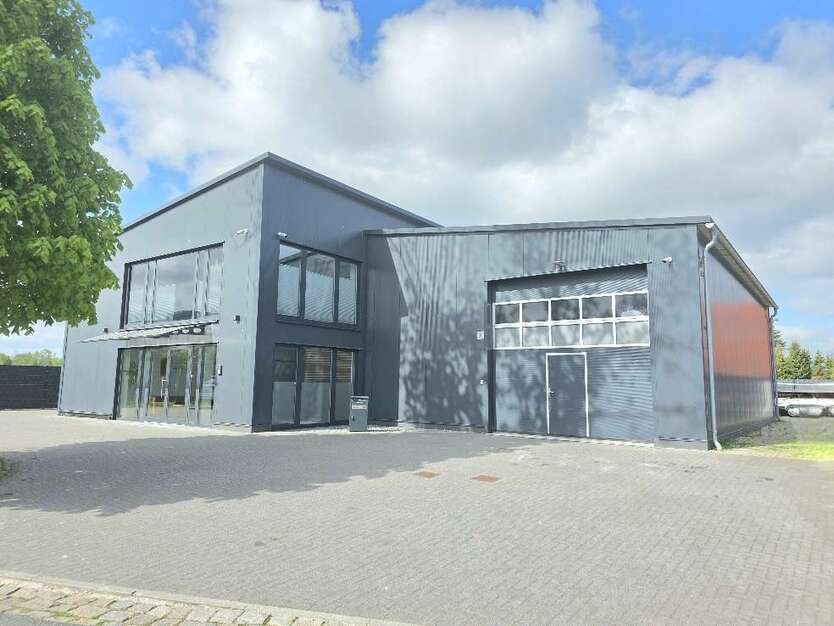 Haus zum Kaufen in Melsdorf 1.695.000 € 550 m²