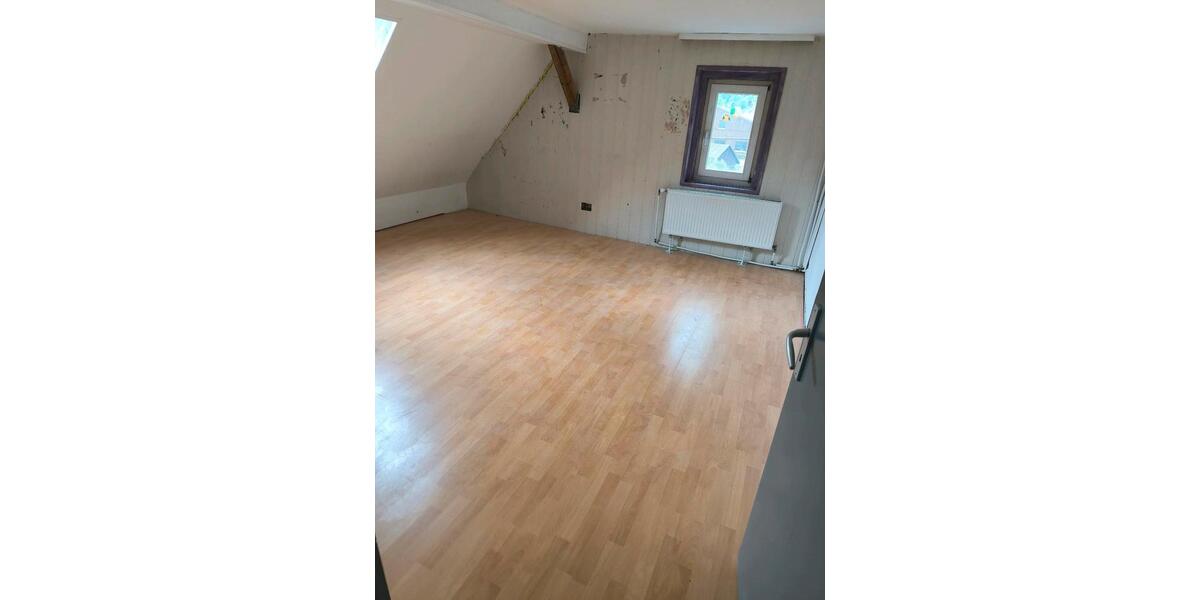 Etagenwohnung Sonnenbühl - 5 Zimmer, 109 m&sup2;, 1.200&euro; | Angebot:25392236