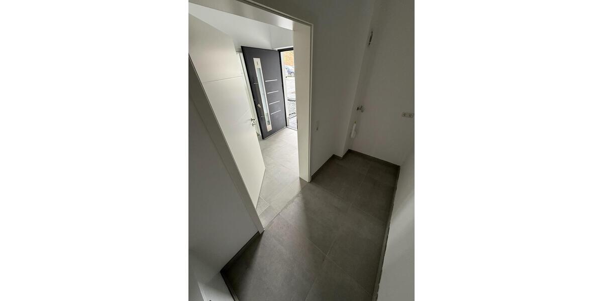 Erdgeschoßwohnung Wiehl - 3 Zimmer, 96 m&sup2;, 1.160&euro; | Angebot:26332861
