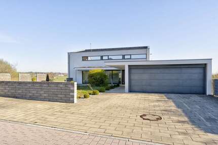 Haus Hüfingen - 8 Zimmer, 222 m&sup2;, 990.000&euro; | Angebot:26294764