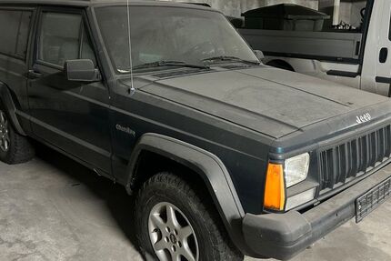 Jeep Cherokee 158.800 km 6.800 € München 81737