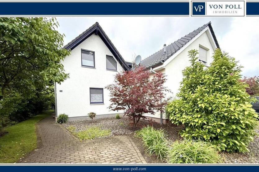 Modernes Doppelhaus mit zwei separaten Wohneinheiten