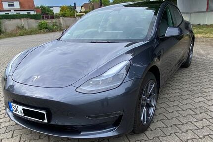 Tesla Model 3 48.425 km 29.500 &euro; Merseburg 06217