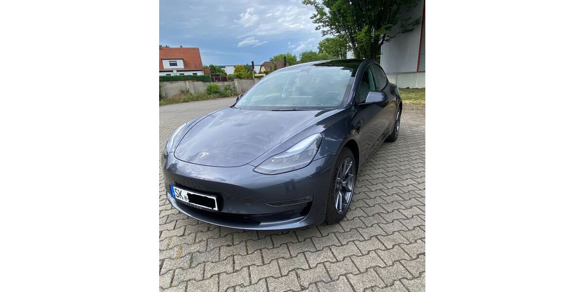 Tesla Model 3 48.425 km 29.500 &euro; Merseburg 06217