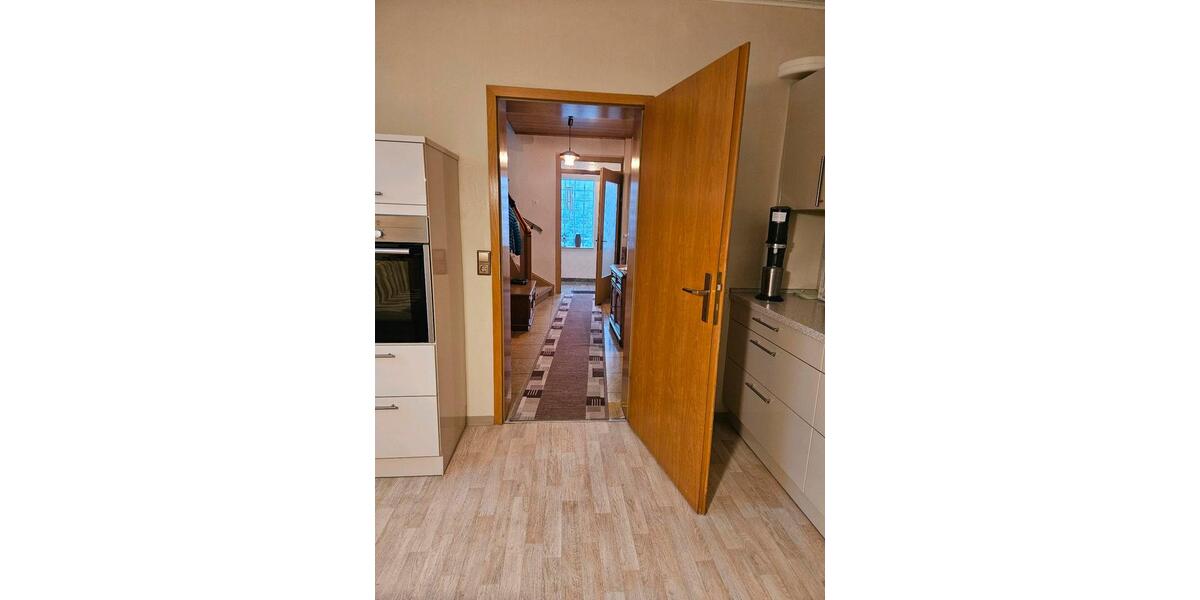 Einfamilienhaus Marburg Cappel - 8 Zimmer, 210 m&sup2;, 340.000&euro; | Angebot:26763170