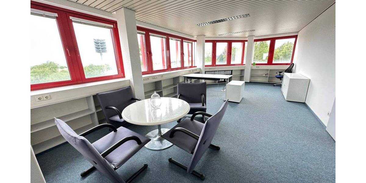 Attraktive Bürofläche im 2. OG eines hochmodernen Fitness- und Gesundheitscenters 8 zimmer