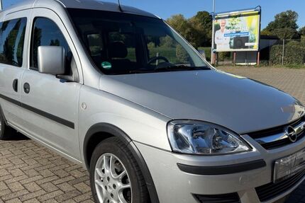 Opel Combo 141.000 km 3.990 &euro; Freiburg 79102