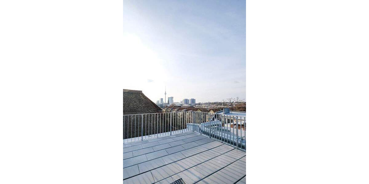 Erstbezug: Dachgeschoss mit drei Terrassen und Blick zum Fernsehturm 3 zimmer