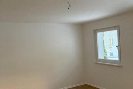 Neu renovierte EG Wohnung mit kleiner Terasse 2 zimmer