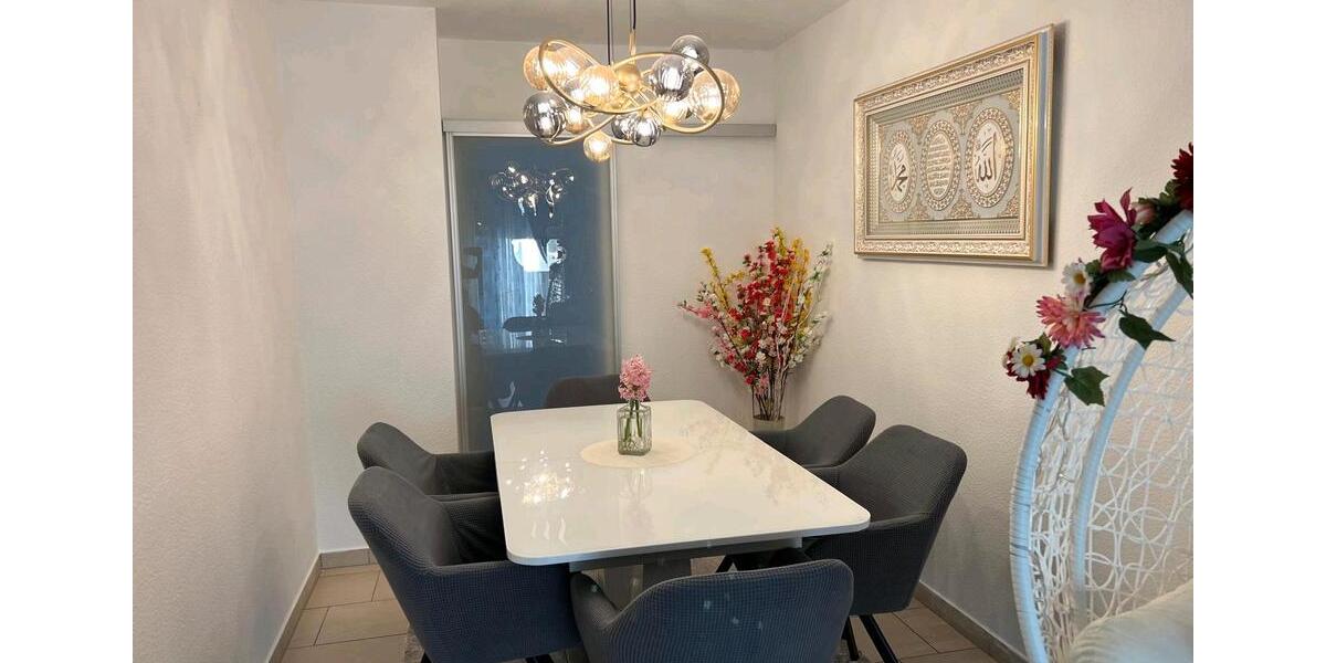 Reihenhaus Gera Bieblach-Ost - 7 Zimmer, 140 m&sup2;, 1.200&euro; | Angebot:26384578