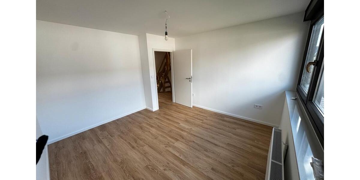 Reihenhaus Lohmar - 6 Zimmer, 170 m&sup2;, 2.690&euro; | Angebot:26345389