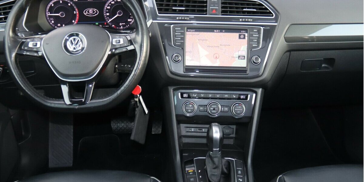 VW Tiguan 2.0TDI HIGHLINE/4-MOTION/VIRTUAL/PANORAMA 162.880 km 18.900 &euro; Villingen-Schwenningen 78054