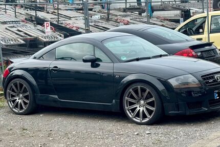 Audi TT 243.000 km 7.950 &euro; Essen 45130