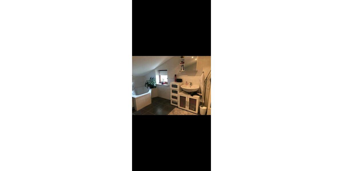 Etagenwohnung Tiefenbach - 3 Zimmer, 128 m&sup2;, 1.190&euro; | Angebot:26678760