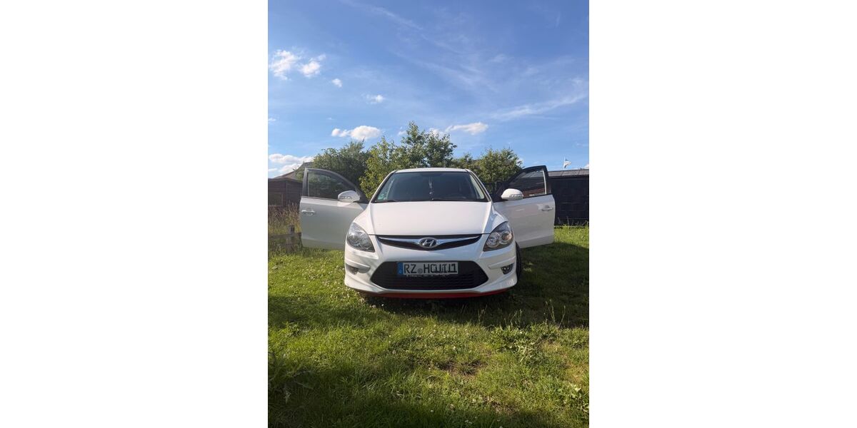 Hyundai i30 156.000 km 3.980 &euro; Breitenfelde 23881