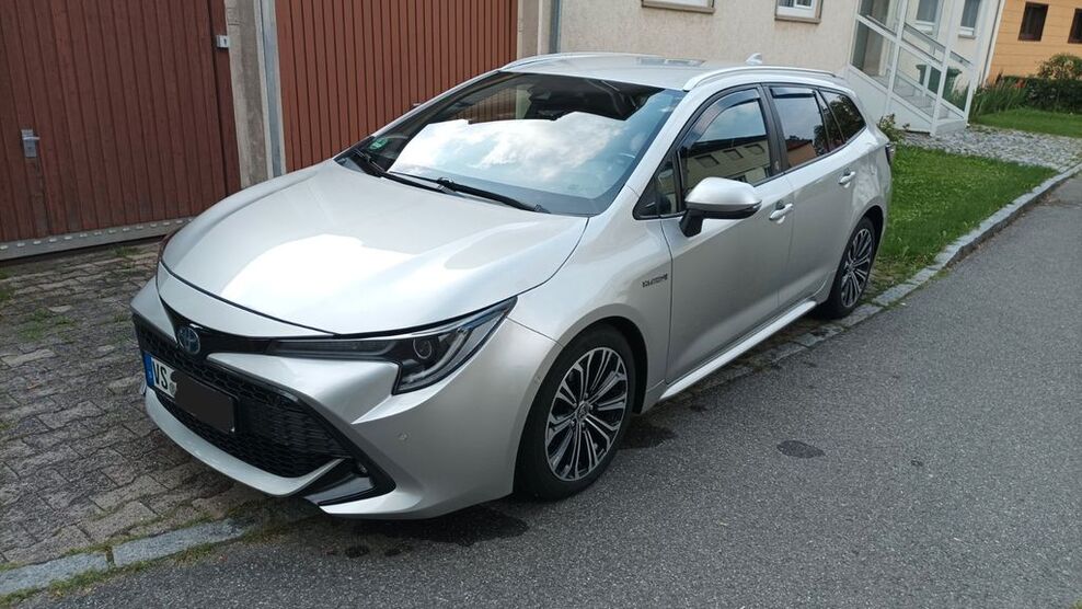 Toyota Corolla 56.000 km 23.550 € Villingen-Schwenningen 78048