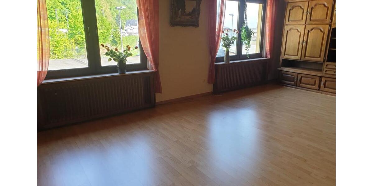 Reihenhaus Remagen - 6 Zimmer, 215 m&sup2;, 260.000&euro; | Angebot:27227804