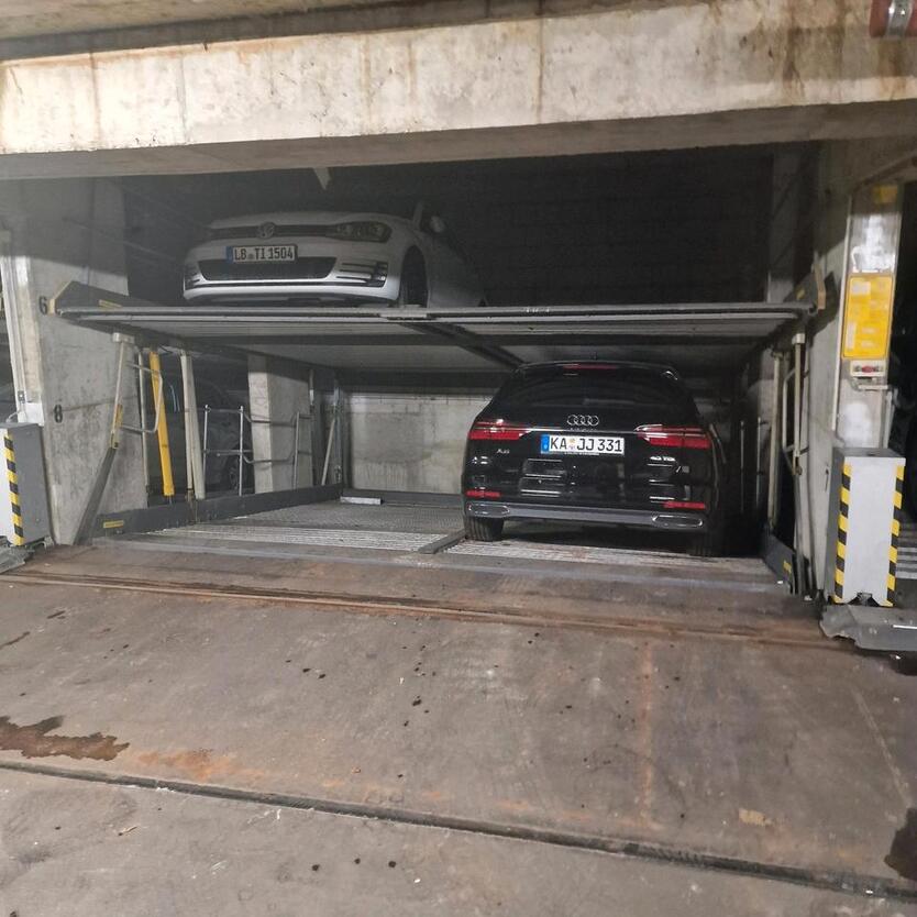 Tiefgaragenstellplatz
