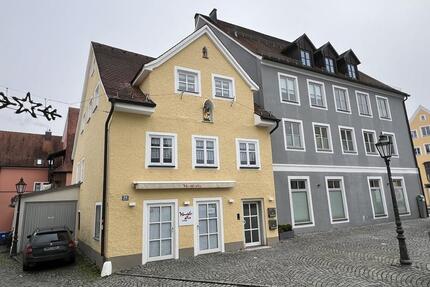 ***MEHRGENERATIONENWOHNUNG MIT ALTSTADT-CHARME*** 5 zimmer