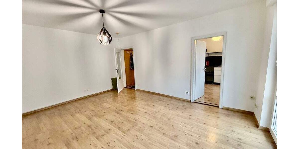 Spitzen 1 Zimmerwohnung mit Sonnenbalkon und EBK mit innenstadtnaher Lage - Frei 1 zimmer