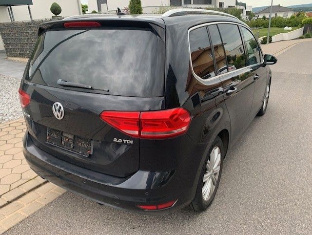 VW Touran 334.500 km 9.000 &euro; Haßfurt 97437